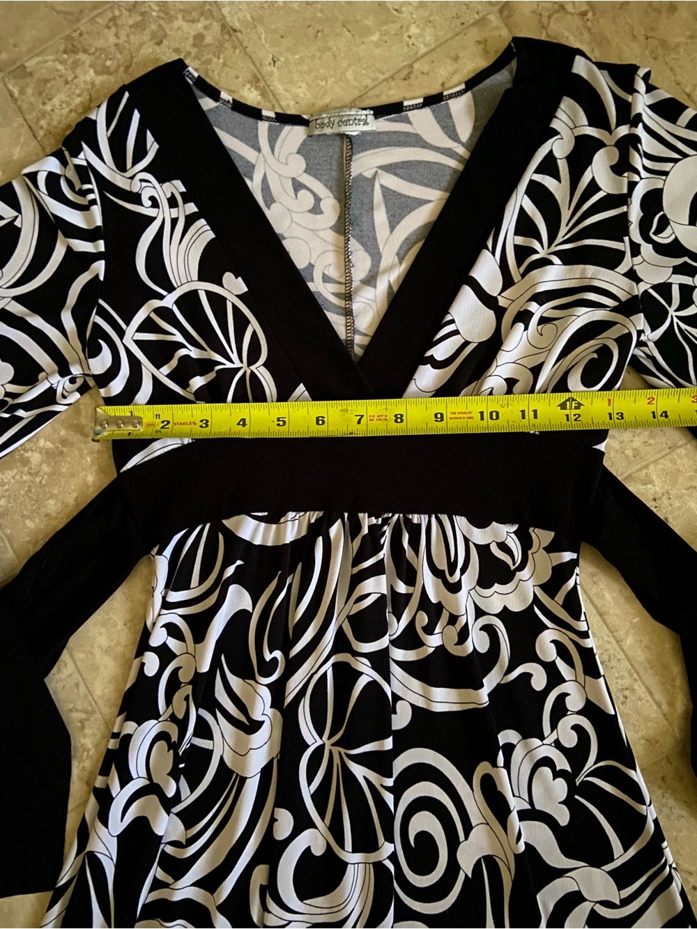 Top/Mini dress: Floral Swirl V-Neck with stretch (S/M) EUC. - Picture 2 of 9